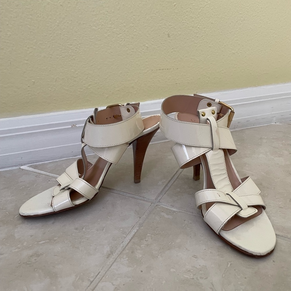 Robert Clergie White Patent Leather Sandals